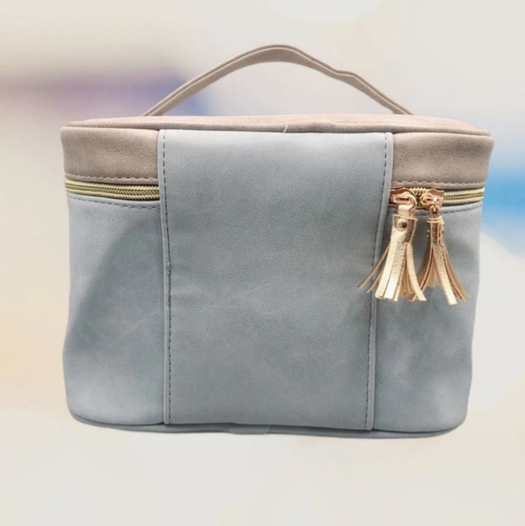 Ulta Beauty Travel Case Beauty Bag NEW - Picture 2 of 3